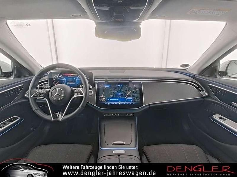 Gebraucht Mercedes E300 Advanced 204 PS (150 kW) 2024 Opalithweiß bright Kombi