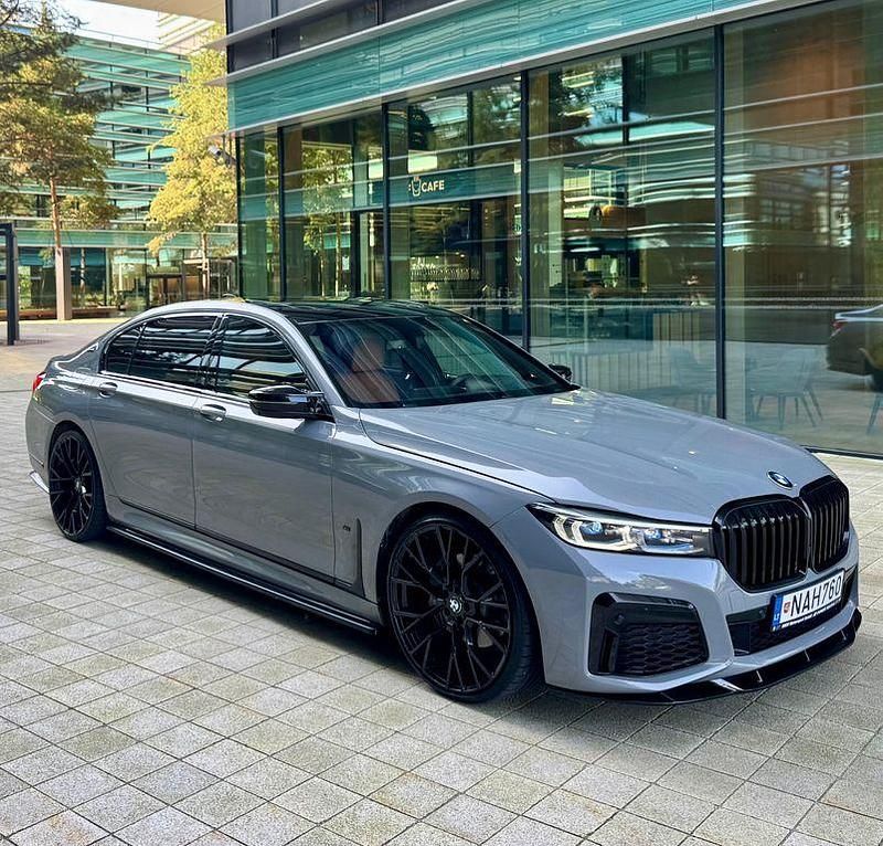 Grau Gebraucht 2017 BMW 740L Limousine | 32.000 € (Fairer Preis) - Bild 1/4