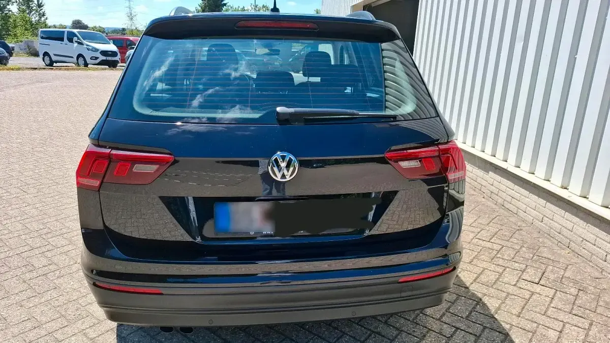 Gebraucht VW Tiguan 125 PS (91 kW) 2017 Schwarz SUV