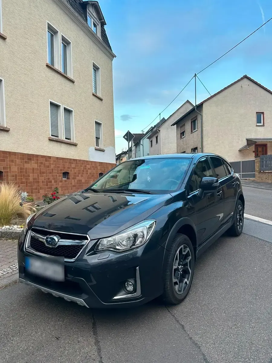 Gebraucht Subaru XV 150 PS (110 kW) 2017 Grau SUV