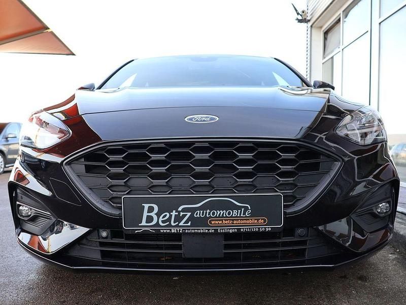 Gebraucht Ford Focus ST-Line 120 PS (88 kW) 2021 Schwarz Limousine