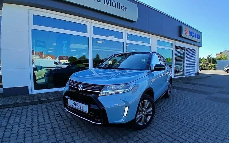 Blau (ice/cosmic black pearl metallic) Gebraucht 2025 Suzuki Vitara Comfort SUV | 27.350 € (Etwas zu teuer) - Bild 1/4
