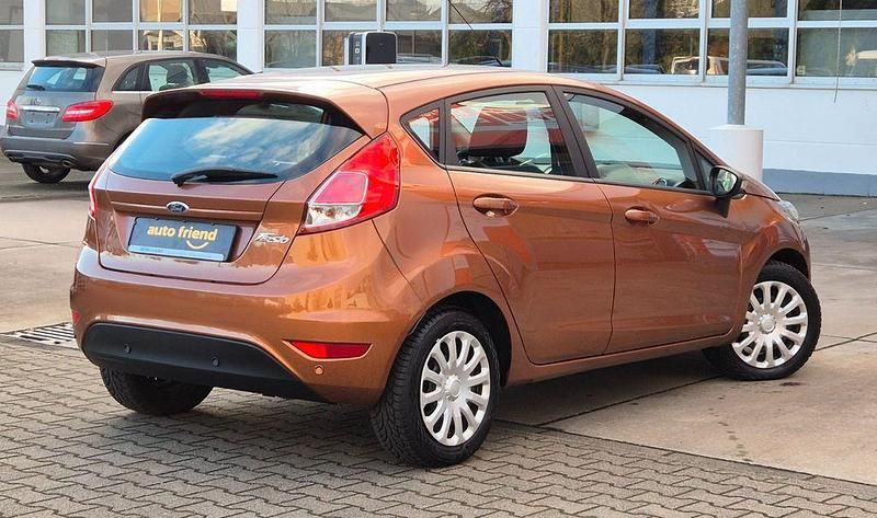 Gebraucht Ford Fiesta Trend 82 PS (60 kW) 2013 Braun Limousine