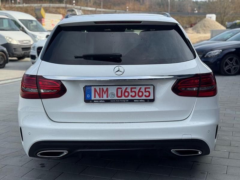 Gebraucht Mercedes C220 AMG line 194 PS (142 kW) 2019 Weiß Limousine
