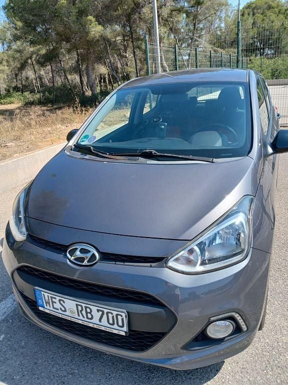 Grau Gebraucht 2014 Hyundai i10 Edition Kleinwagen | 4.900 € (Guter Preis) - Bild 1/4