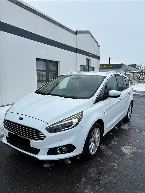 Weiß Gebraucht 2016 Ford S-MAX S Van / Kleinbus | 9.500 € (Fairer Preis) - Bild 1/4