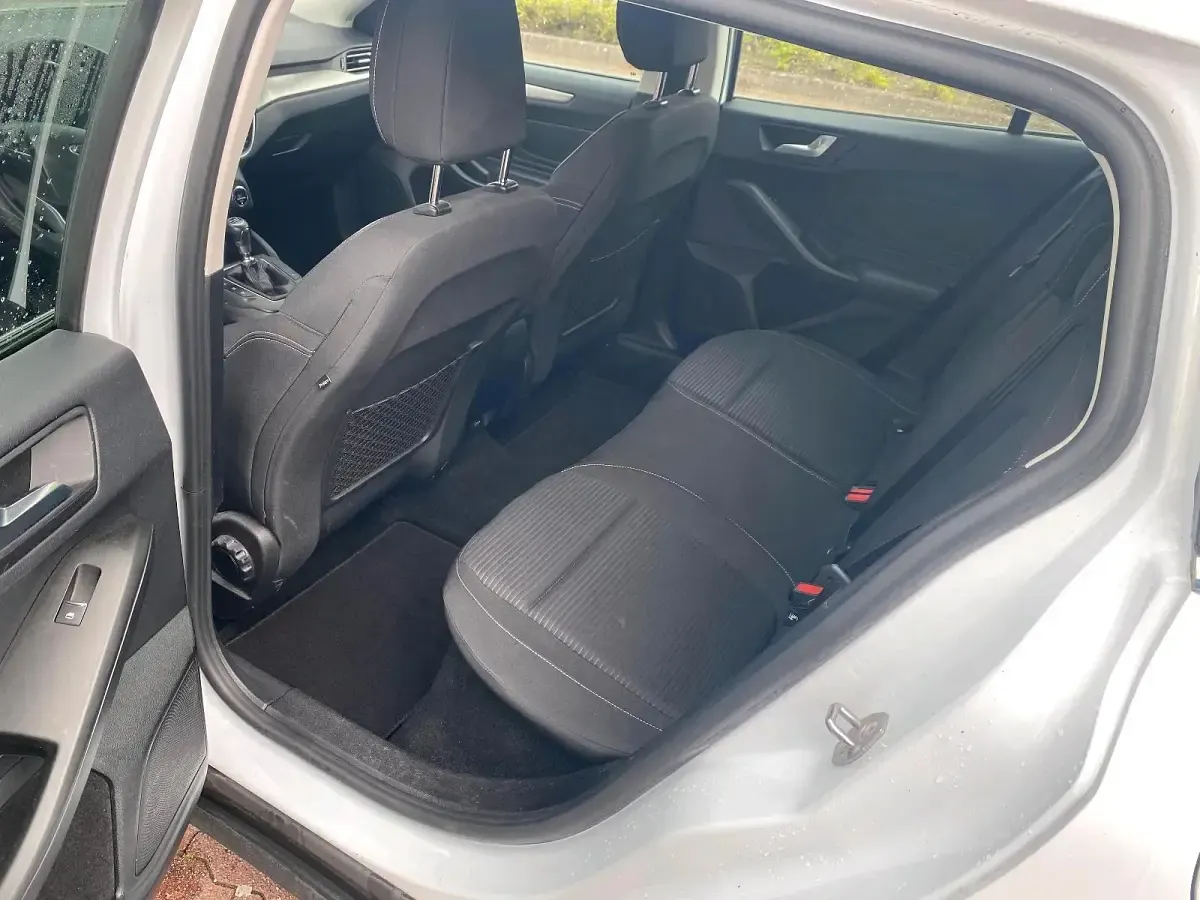 Gebraucht Ford Focus 120 PS (88 kW) 2019 Weiß Kombi