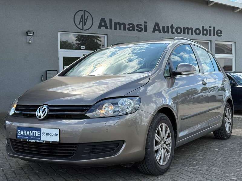 Kaschmirbraun metallic Gebraucht 2012 VW Golf Plus Cross Van / Kleinbus | 9.990 € (Teuer) - Bild 1/4
