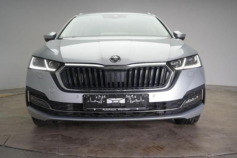 Usata Skoda Octavia Style 150 CV (110 kW) 2023 Argento Station wagon