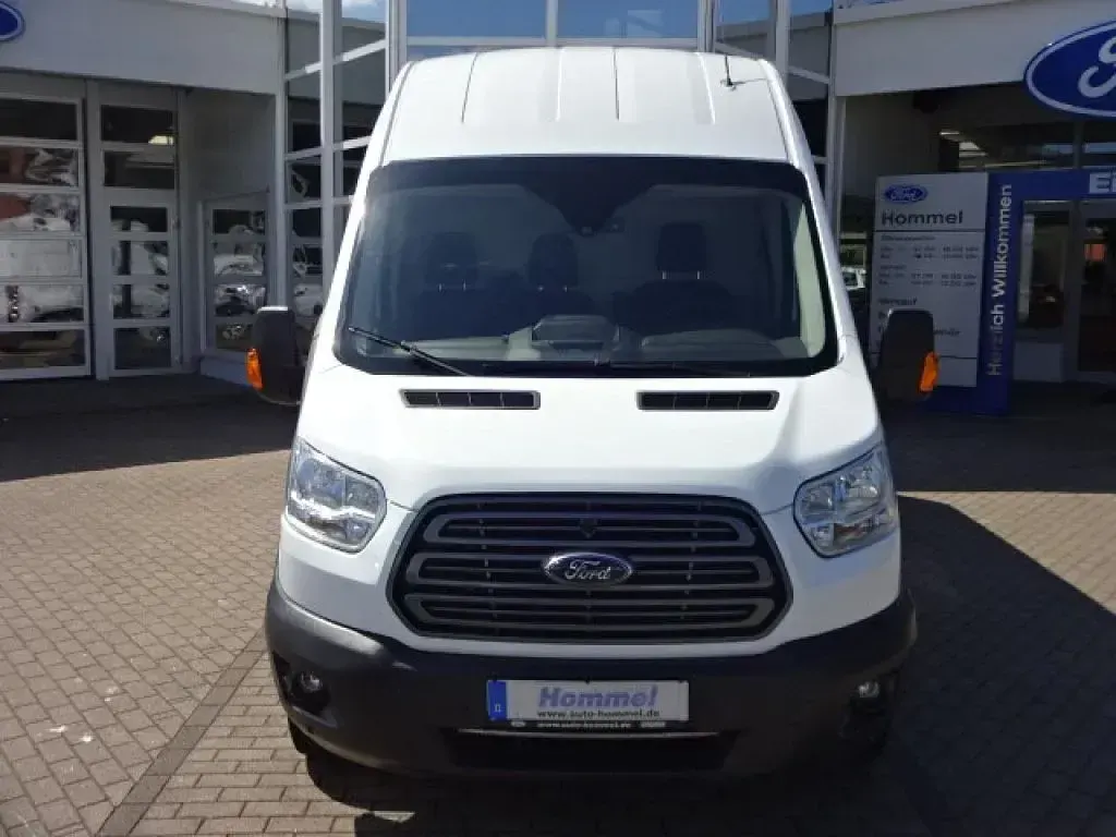 Gebraucht Ford Transit Trend 170 PS (125 kW) 2018 Frostweiß Van