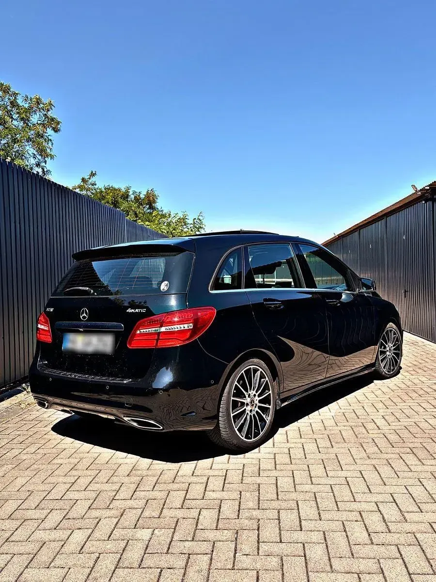 Gebraucht Mercedes B250 AMG 211 PS (155 kW) 2018 Schwarz Kleinwagen