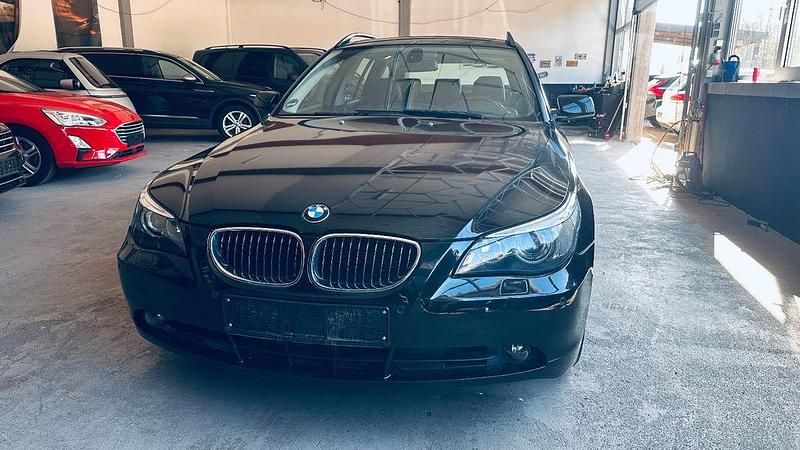 Gebraucht BMW 525 177 PS (130 kW) 2004 Schwarz Kombi