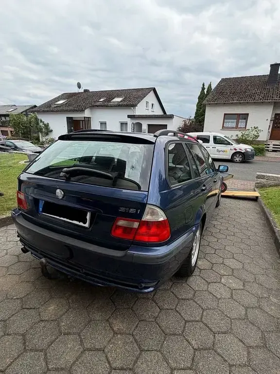 Gebraucht BMW 318 143 PS (105 kW) 2004 Blau Kombi