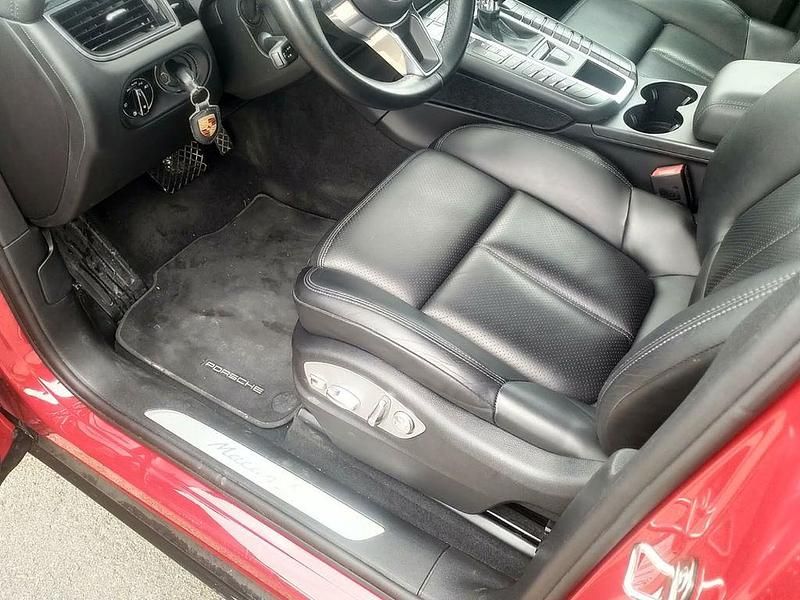 Gebraucht Porsche Macan S 258 PS (189 kW) 2017 Rot SUV