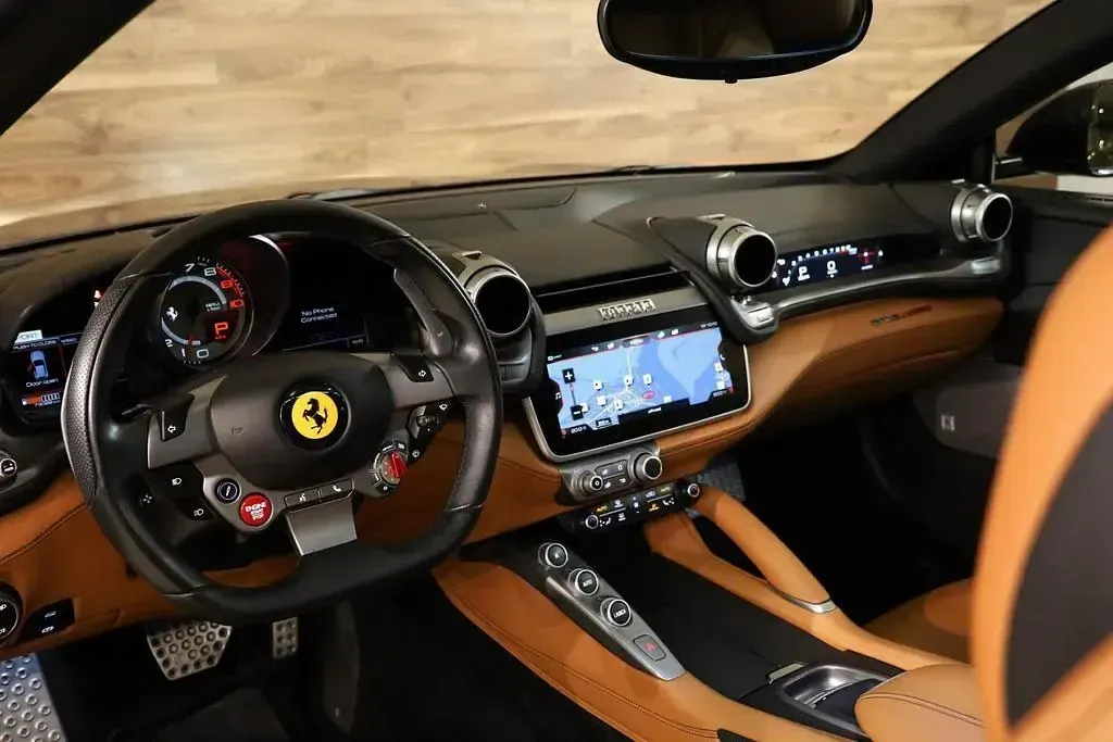 Gebraucht Ferrari GTC4Lusso 689 PS (506 kW) 2017 Schwarz Kombi