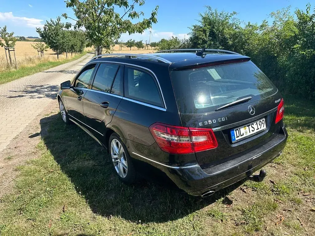 Gebraucht Mercedes E350 265 PS (194 kW) 2011 Schwarz Kombi