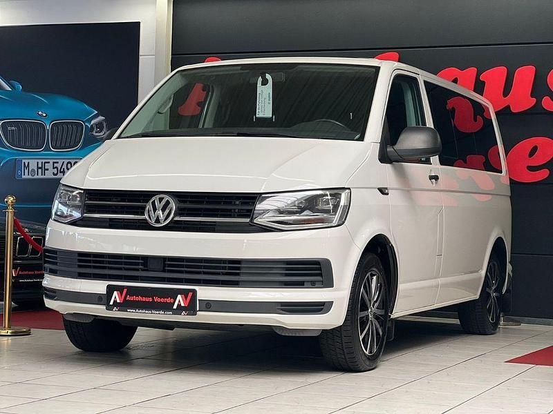 Second-hand VW Multivan 150 CP (110 kW) 2016 Alb Monovolum