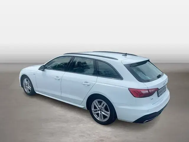 Gebraucht Audi A4 S-Line 204 PS (150 kW) 2023 Gletscherweiß metallic Kombi