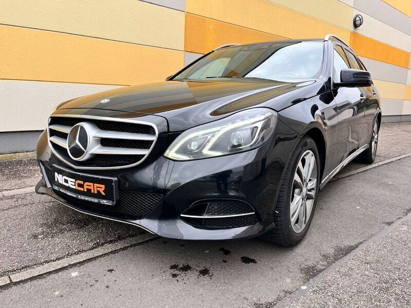 Schwarz Gebraucht 2013 Mercedes E300 Limousine | 12.750 € (Fairer Preis) - Bild 1/4
