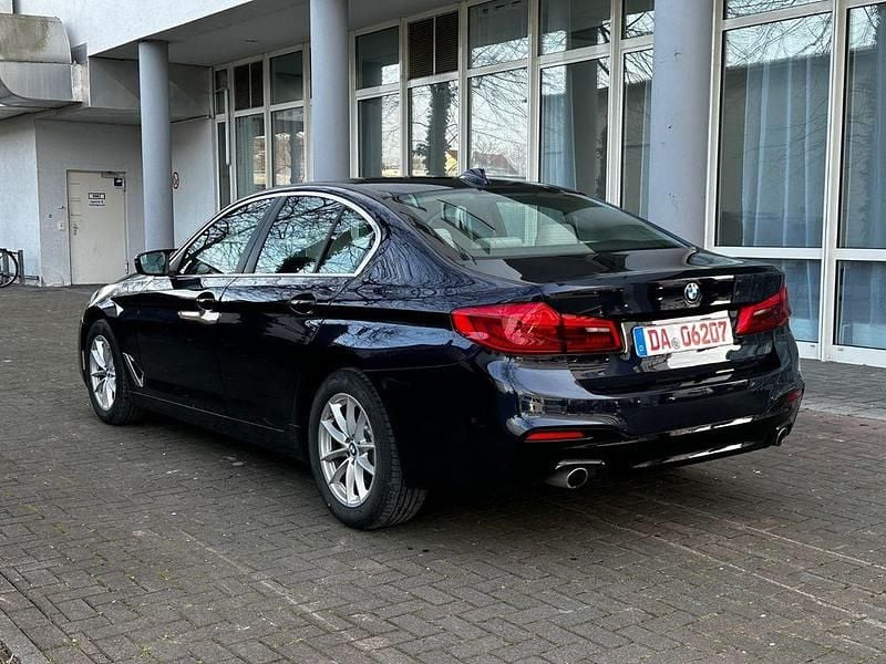 Gebraucht BMW 520 Sport Line 184 PS (135 kW) 2017 Imperialblau brillanteffekt Limousine