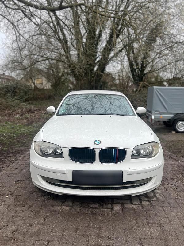 Gebraucht BMW 118 129 PS (94 kW) 2007 Weiß Kleinwagen
