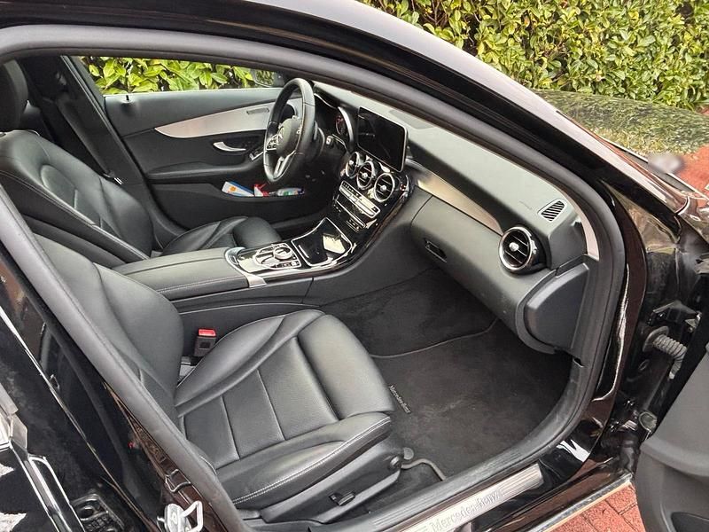 Gebraucht Mercedes C300e 320 PS (235 kW) 2021 Schwarz Kombi