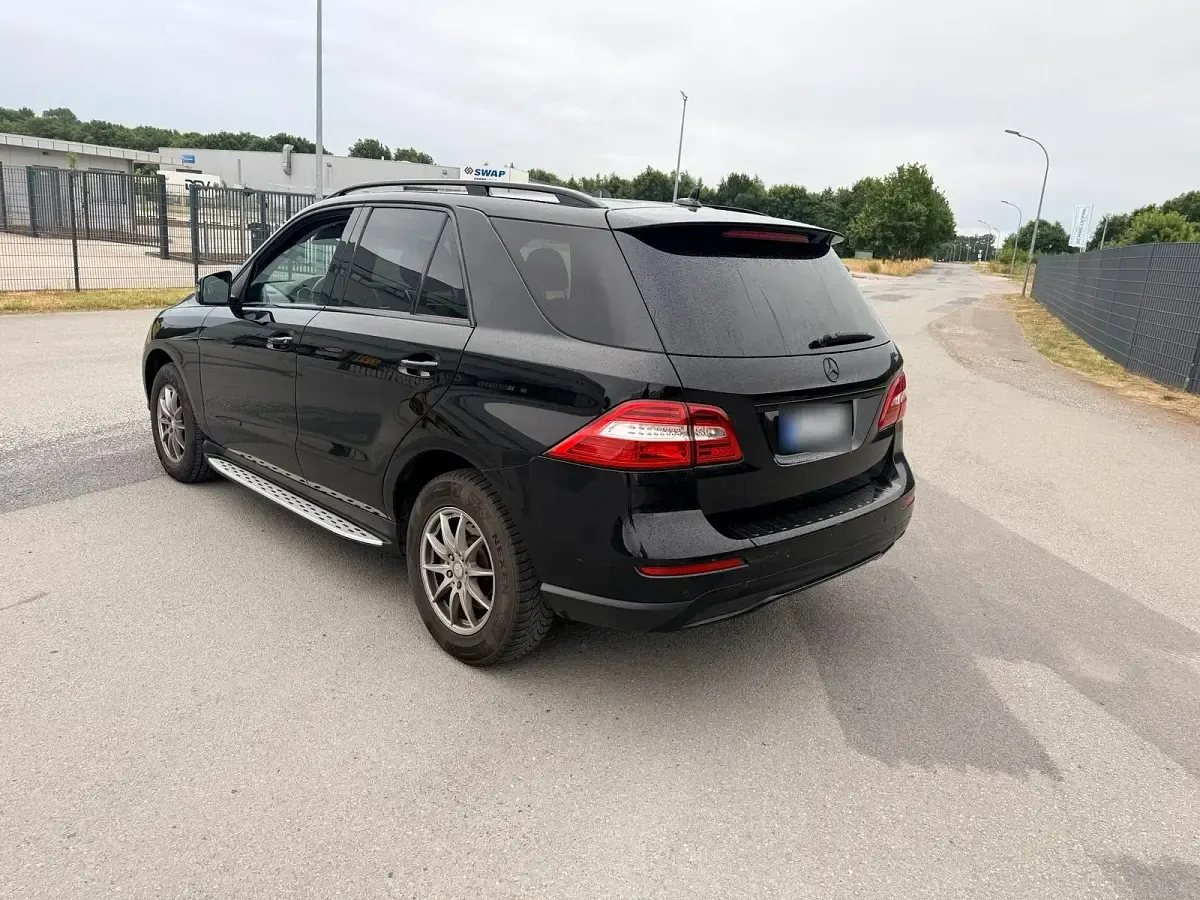 Gebraucht Mercedes ML350 258 PS (189 kW) 2014 Schwarz SUV
