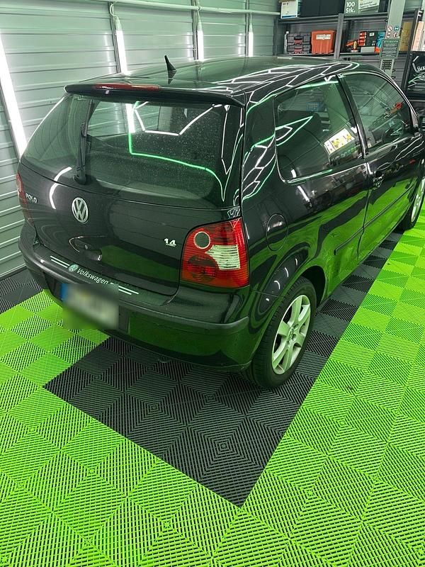 Gebraucht VW Polo 75 PS (55 kW) 2002 Schwarz Kleinwagen