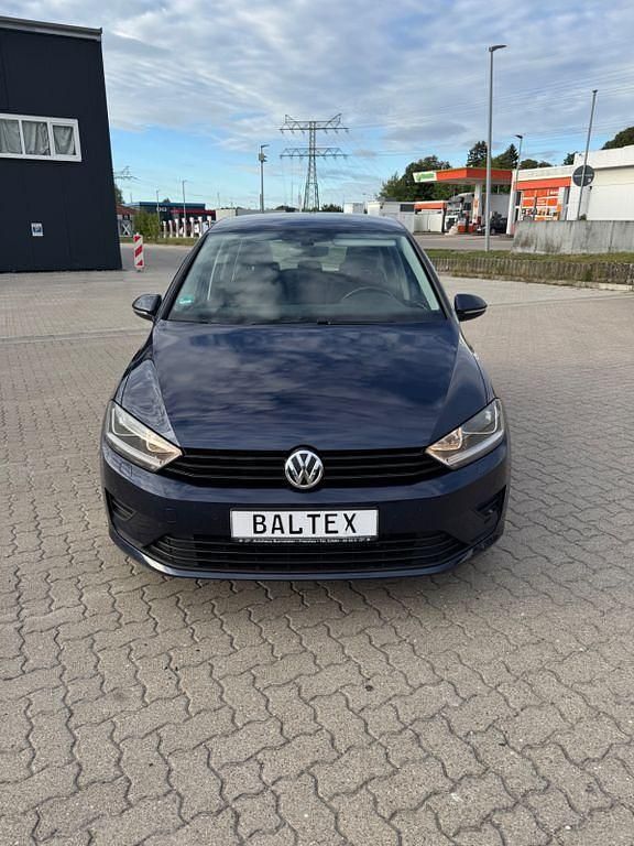 Blau Gebraucht 2016 VW Golf VII Trendline Limousine | 10.990 € (Fairer Preis) - Bild 1/4
