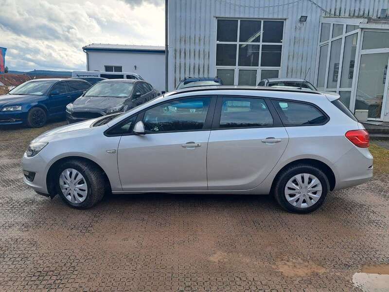 Argon silber/ice silver (m2) Gebraucht 2012 Opel Astra Selection Kombi | 6.590 € (Etwas zu teuer) - Bild 1/4