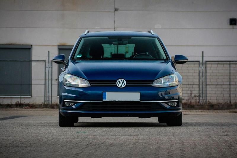 Gebraucht VW Golf VII Join 110 PS (80 kW) 2018 Blau Kombi