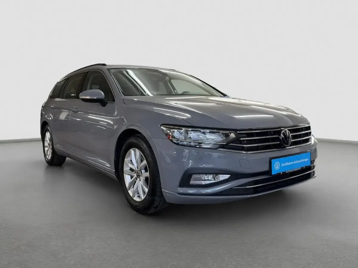 Gebraucht VW Passat Business 150 PS (110 kW) 2023 Grau Kombi