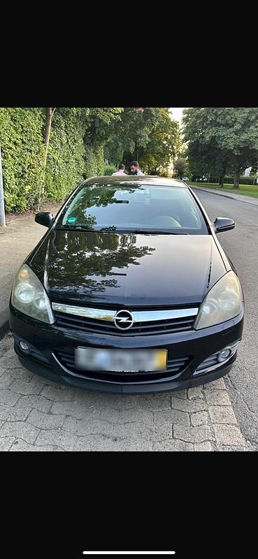Gebraucht Opel Astra 105 PS (77 kW) 2006 Schwarz Coupé
