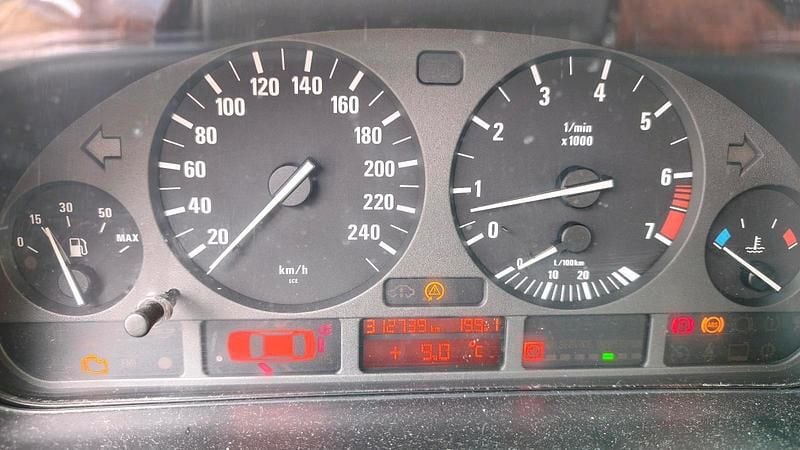Gebraucht BMW 523 170 PS (125 kW) 1999 Blau Limousine