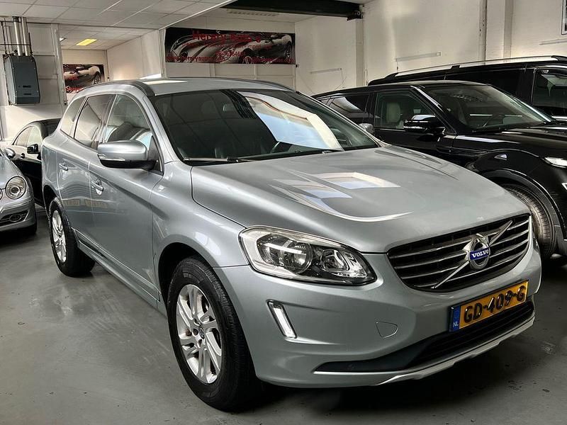 Grau Gebraucht 2015 Volvo XC60 SUV | 10.950 € (Superpreis) - Bild 1/4