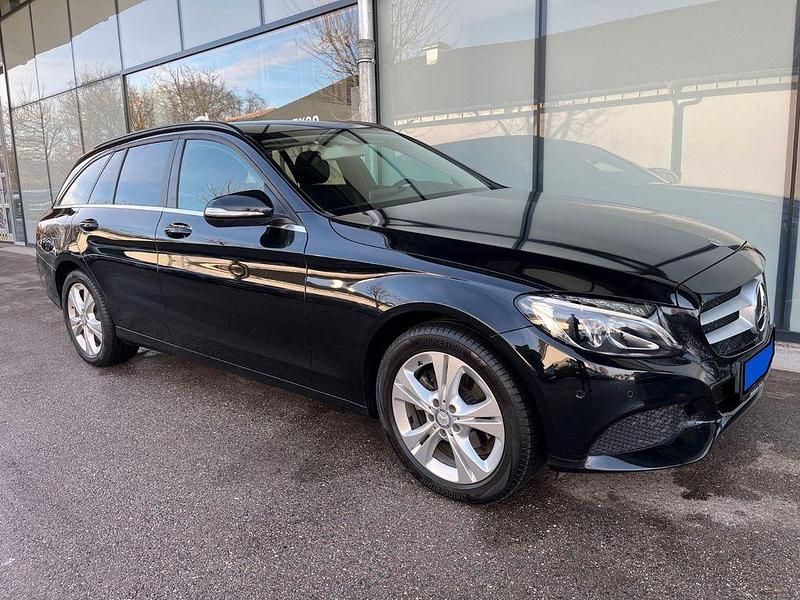 Second-hand Mercedes C180 116 CP (85 kW) 2015 Negru Break