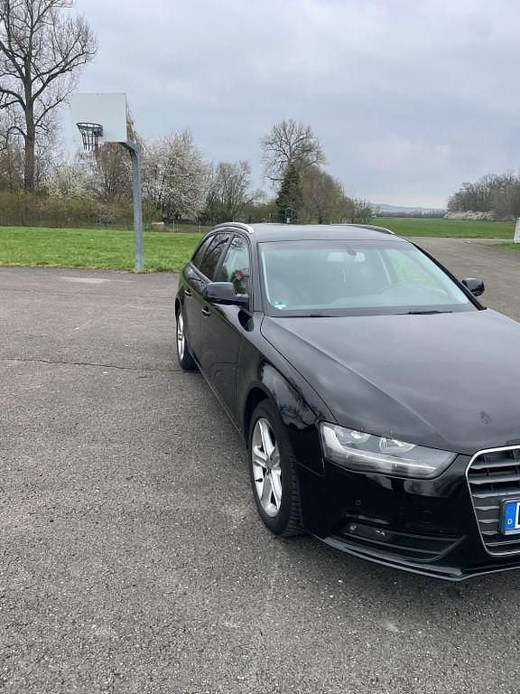Gebraucht Audi A4 Sport 143 PS (105 kW) 2012 Schwarz Kombi