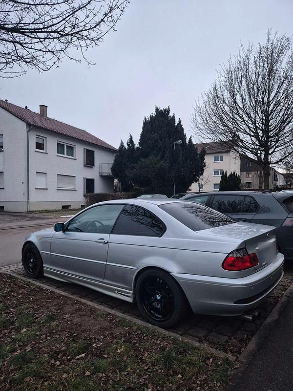 Gebraucht BMW 325 192 PS (141 kW) 2003 Silber Coupé