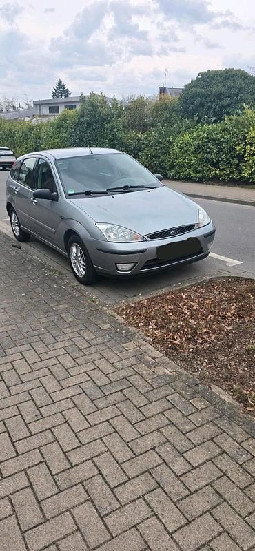 Gebraucht Ford Focus Ghia 101 PS (74 kW) 2003 Grau Limousine