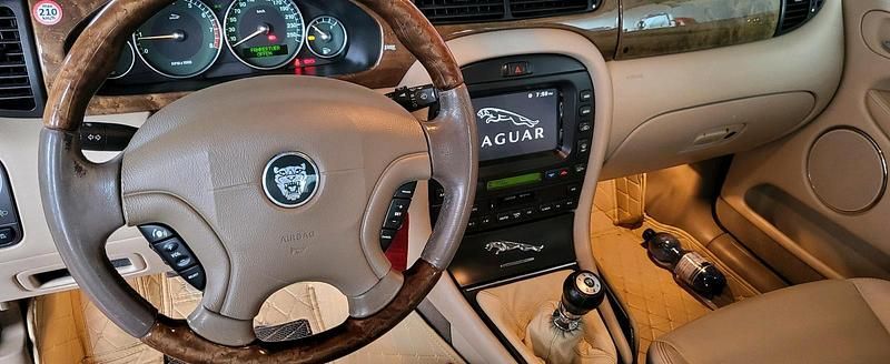Blau Gebraucht 2001 Jaguar X-type Limousine | 2.500 € - Bild 1/4