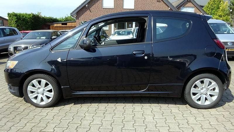 Schwarz Gebraucht 2010 Mitsubishi Colt Inform Limousine | 2.990 € (Fairer Preis) - Bild 1/4