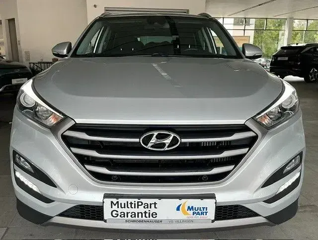 Gebraucht Hyundai Tucson Intro Edition 136 PS (100 kW) 2016 Silber SUV