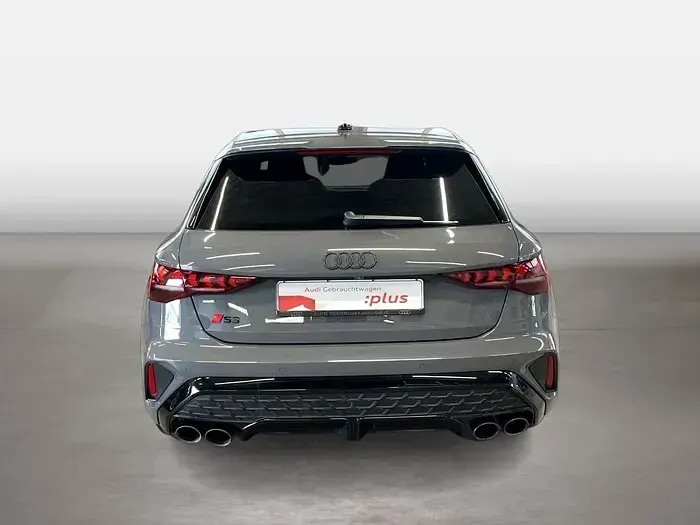 Gebraucht Audi S3 Ambiente 333 PS (244 kW) 2025 Nimbusgrau Limousine