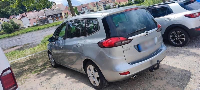 Silber Gebraucht 2015 Opel Zafira Tourer Van / Kleinbus | 5.600 € (Superpreis) - Bild 1/4