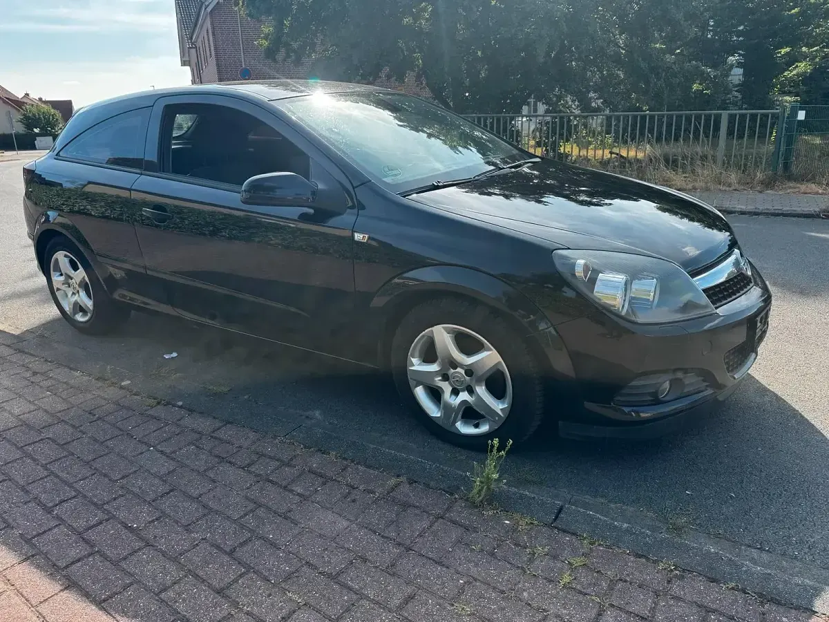 Gebraucht Opel Astra GTC 90 PS (66 kW) 2007 Schwarz Limousine