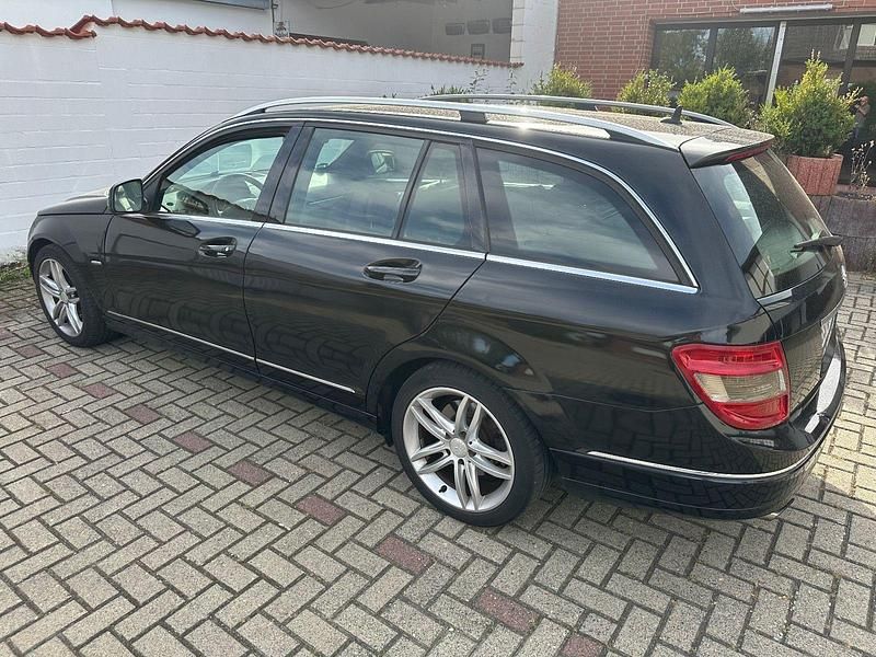 Gebraucht Mercedes C220 Avantgarde 170 PS (125 kW) 2008 Schwarz Kombi