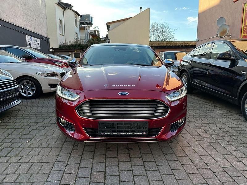 Gebraucht Ford Mondeo Titanium 179 PS (131 kW) 2016 Rot Limousine
