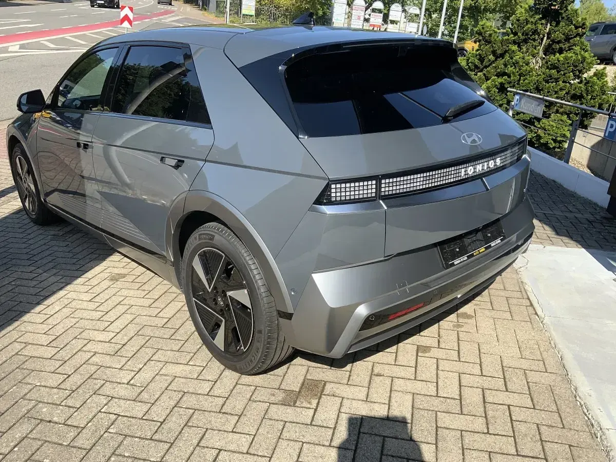 Neu Hyundai Ioniq 5 239 kW (325 PS) 2026 Ecotronic grey SUV