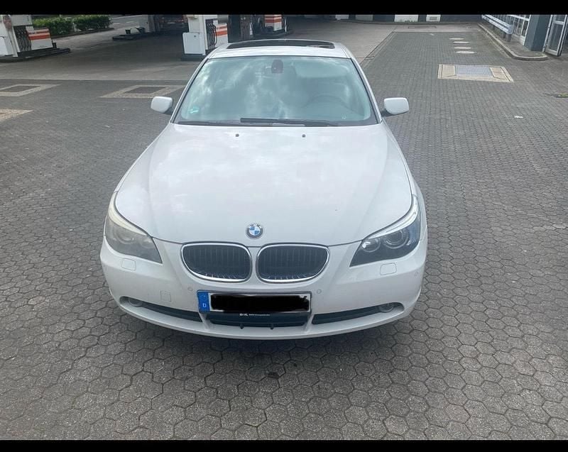 Second-hand BMW 520 177 CP (130 kW) 2004 Alb Berlinǎ