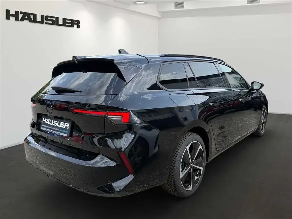 Gebraucht Opel Astra 131 PS (96 kW) 2024 Schwarz Kleinwagen